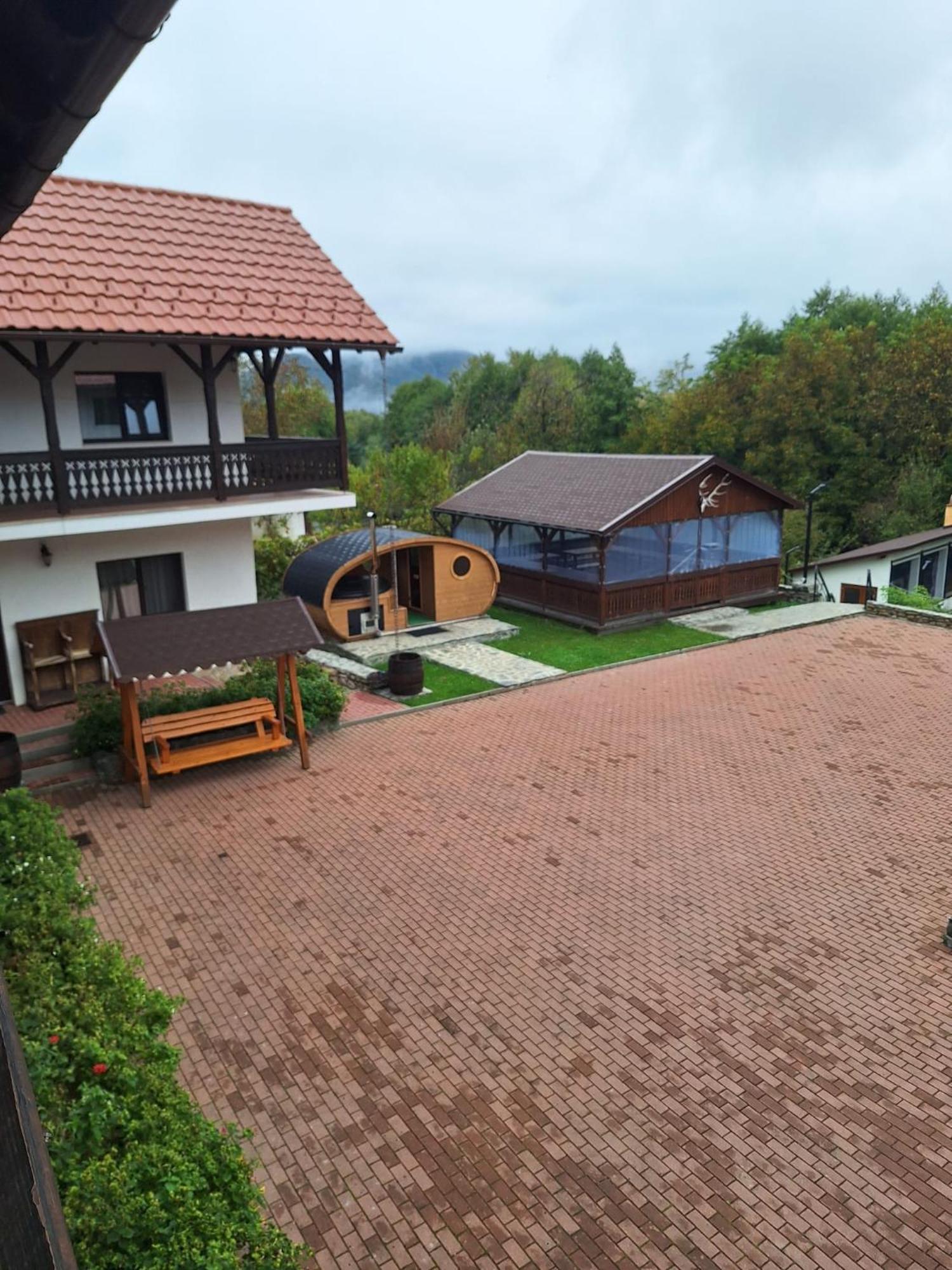 Pensiunea Alex Marga Zewnętrze zdjęcie