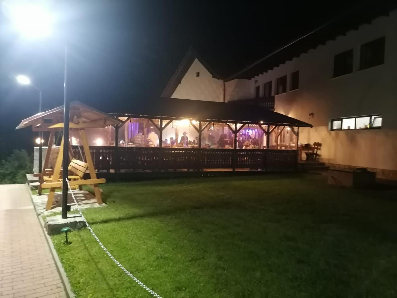 Pensiunea Alex Marga Zewnętrze zdjęcie